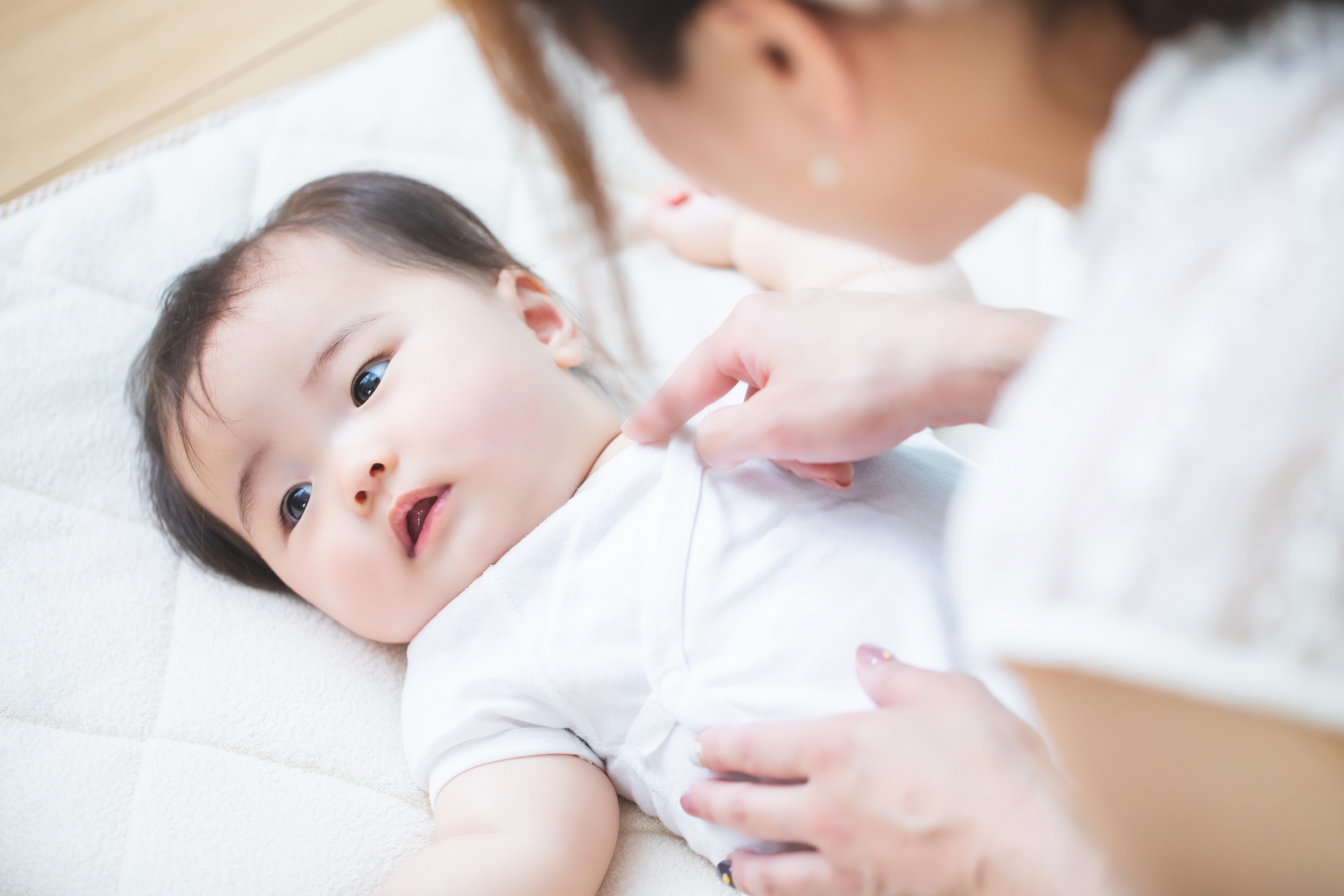 新生児の肌着の着せ方